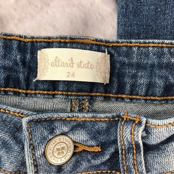 Altar’d State Distressed Boyfriend‎ Jean - Picture 3 of 3